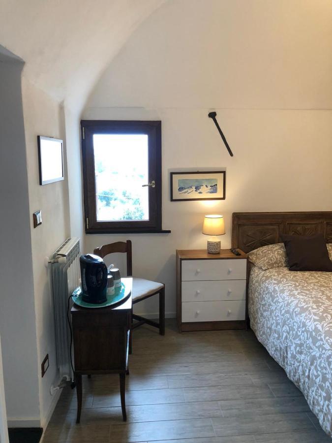 Hôtel L'Antica Dimora à Cisano sul Neva Extérieur photo